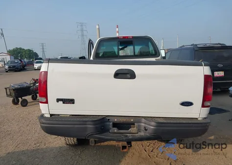 2001 Ford F150 Xl/Xlt z USA, uszkodzony, nr VIN 1FTPF18L61NA68647